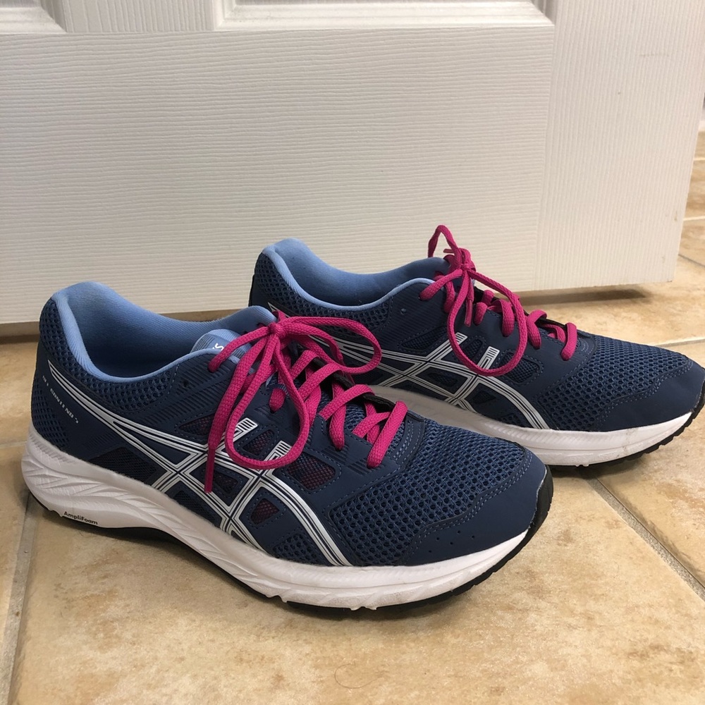Almost BRAND NEW Asics Running shoes 🏃🏻‍♀️